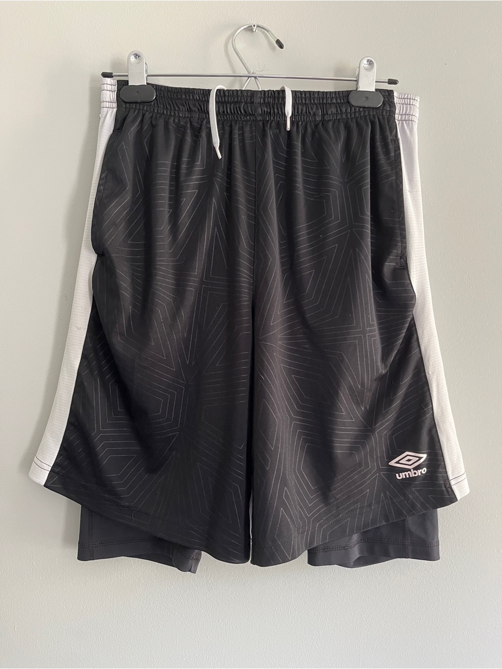 Umbro and Old Navy Boys Athletic Shorts Black and Grey XL - Picture 2 of 16